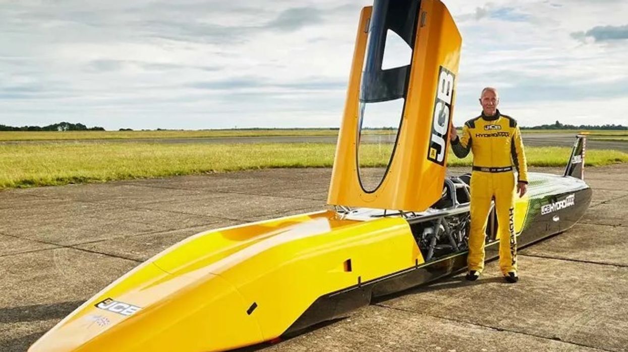 Bolidi me hidrogjen “JCB Hydromax”, synon rekordin botëror të shpejtësisë Bolidi me hidrogjen “JCB Hydromax”, synon rekordin botëror të shpejtësisë