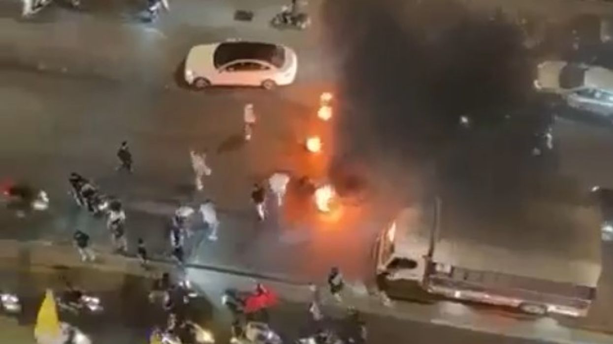 Protesta të mëdha në Bejrut, mbështetësit e Hezbollahut kundër marrëveshjes Liban-Izrael Protesta të mëdha në Bejrut, mbështetësit e Hezbollahut kundër marrëveshjes Liban-Izrael