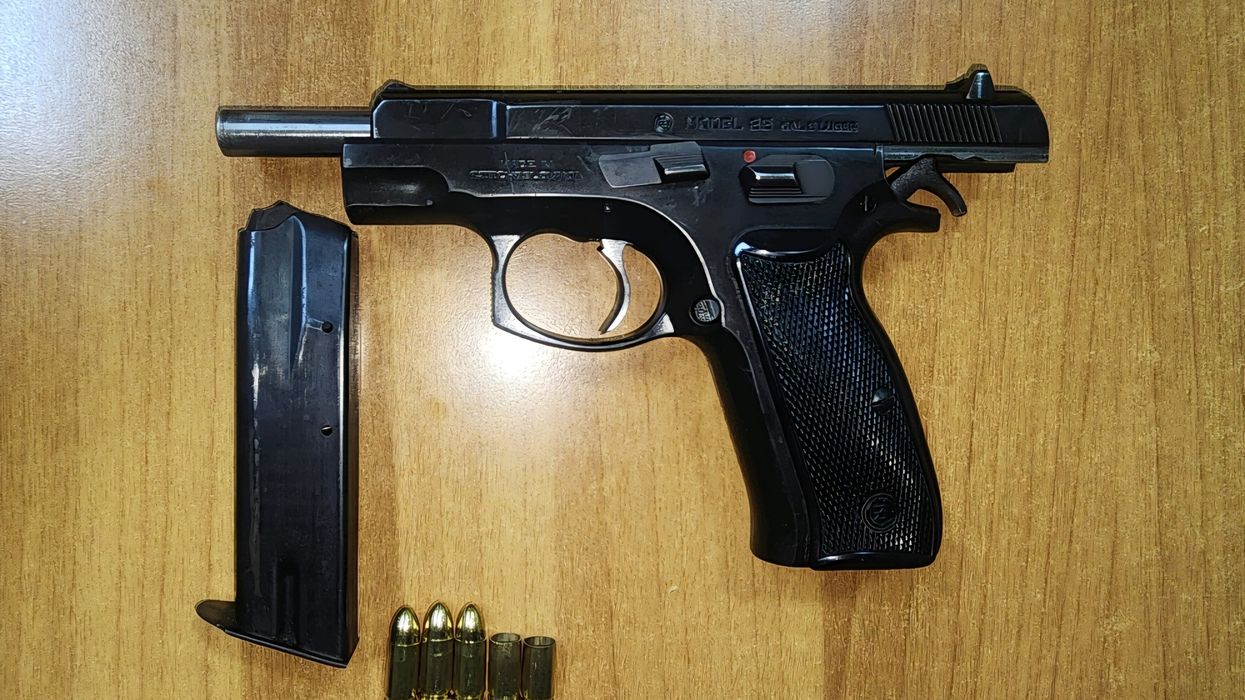 Të shtëna me armë në Jezerc të Ferizajt, policia sekuestron një pistoletë Të shtëna me armë në Jezerc të Ferizajt, policia sekuestron një pistoletë