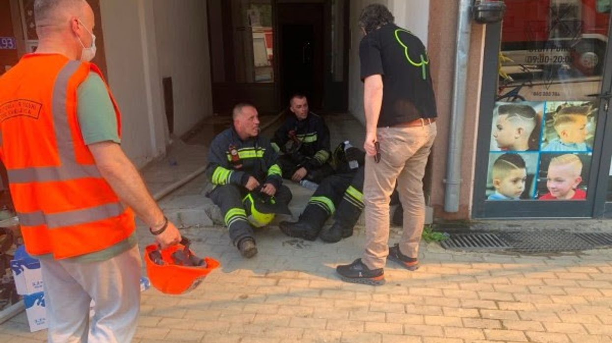 Zjarri në Prishtinë, bashkëpunimi i institucioneve shmangu pasoja edhe më të rënda Zjarri në Prishtinë, bashkëpunimi i institucioneve shmangu pasoja edhe më të rënda