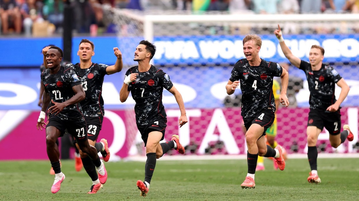 Kanadaja mposht Afrikën e Jugut dhe kualifikohet në 1/8 e finales së Botërorit