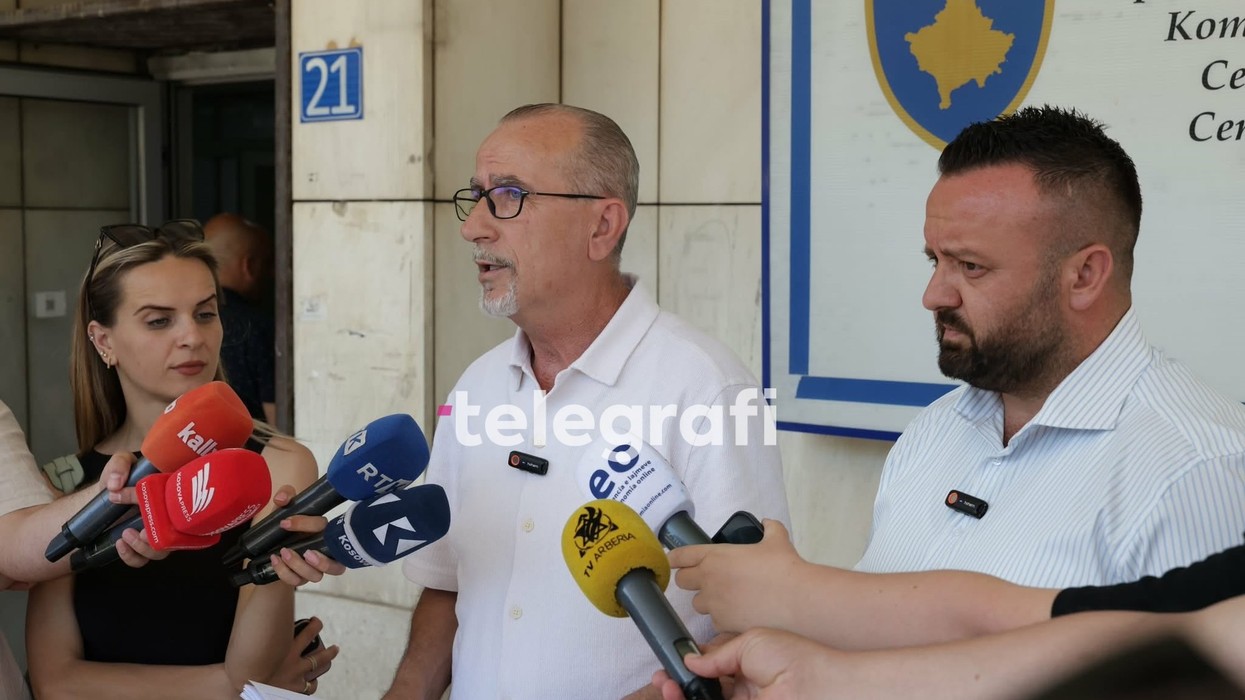 Haxhiu dhe Kryeziu nga PDK dorëzojnë ankesë në PZAP: Rezultatet e KQZ-së janë të pasakta