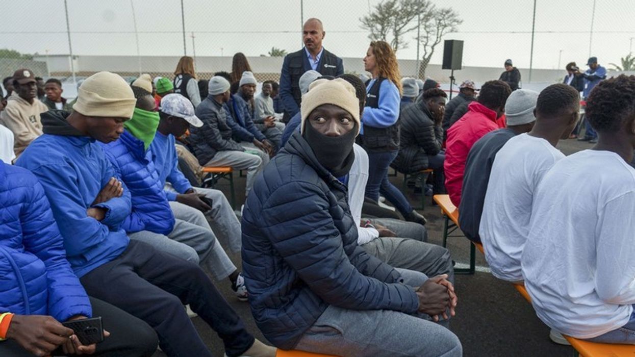 Gati një milion migrantë të paautorizuar aplikojnë për status ligjor në Spanjë Gati një milion migrantë të paautorizuar aplikojnë për status ligjor në Spanjë
