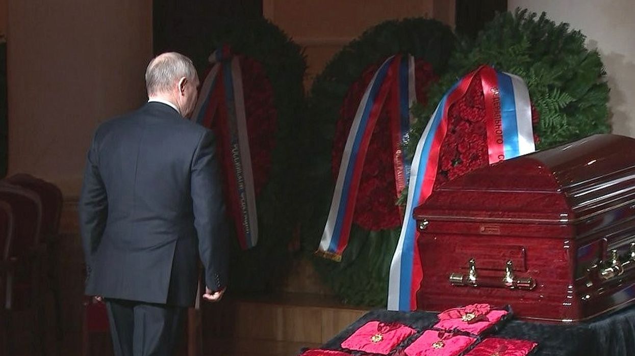 Putin has no more than three years left in power Putin has no more than three years left in power