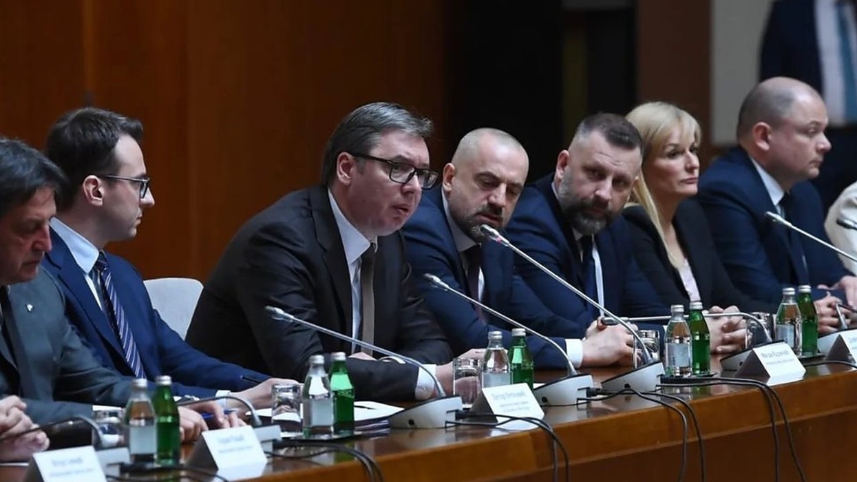 Nga sanksionet e SHBA-së te sulmi në Banjskë – zinxhiri i akuzave ndaj Milan Radoiçiqit që e mbron Vuçiqi