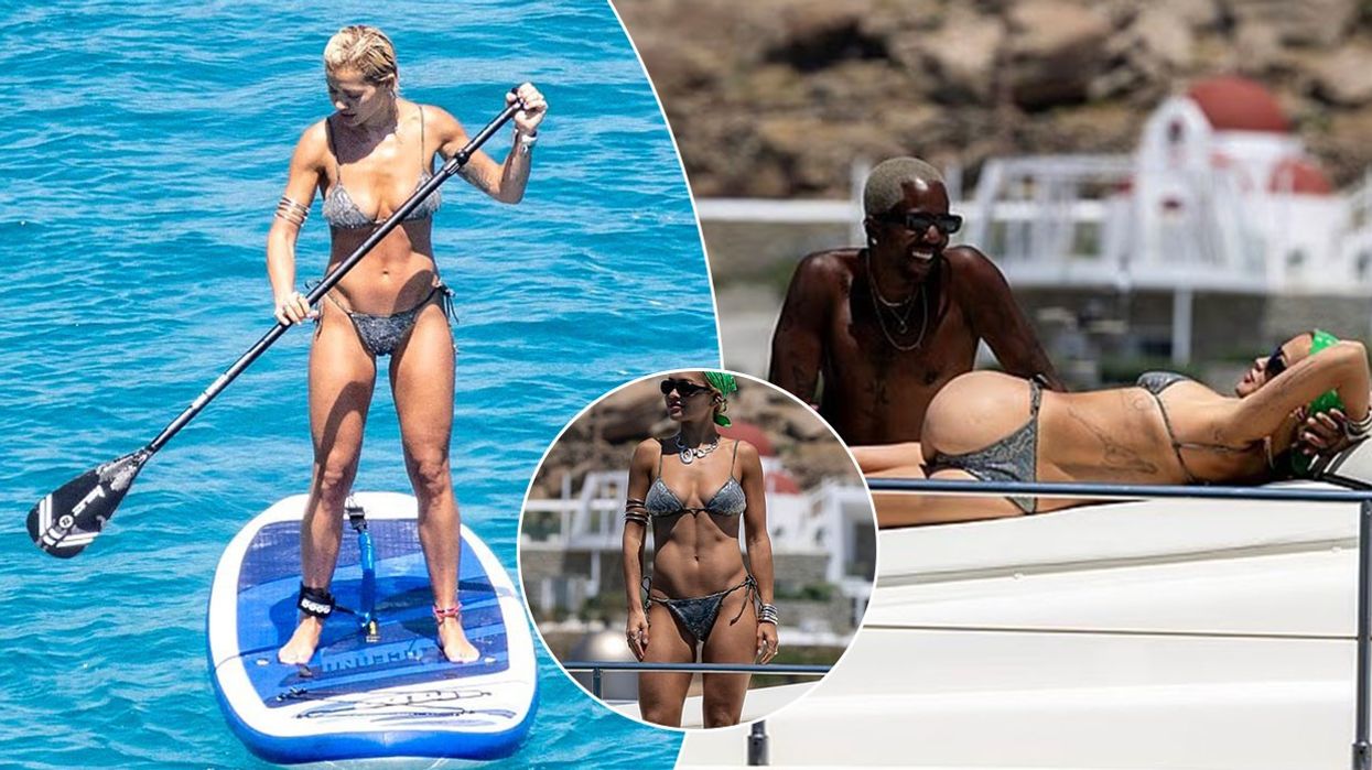 Rita Ora mahnit me linjat trupore, ndërsa pozon me bikini metalike gjatë pushimeve verore me miqtë në Mykonos Rita Ora mahnit me linjat trupore, ndërsa pozon me bikini metalike gjatë pushimeve verore me miqtë në Mykonos