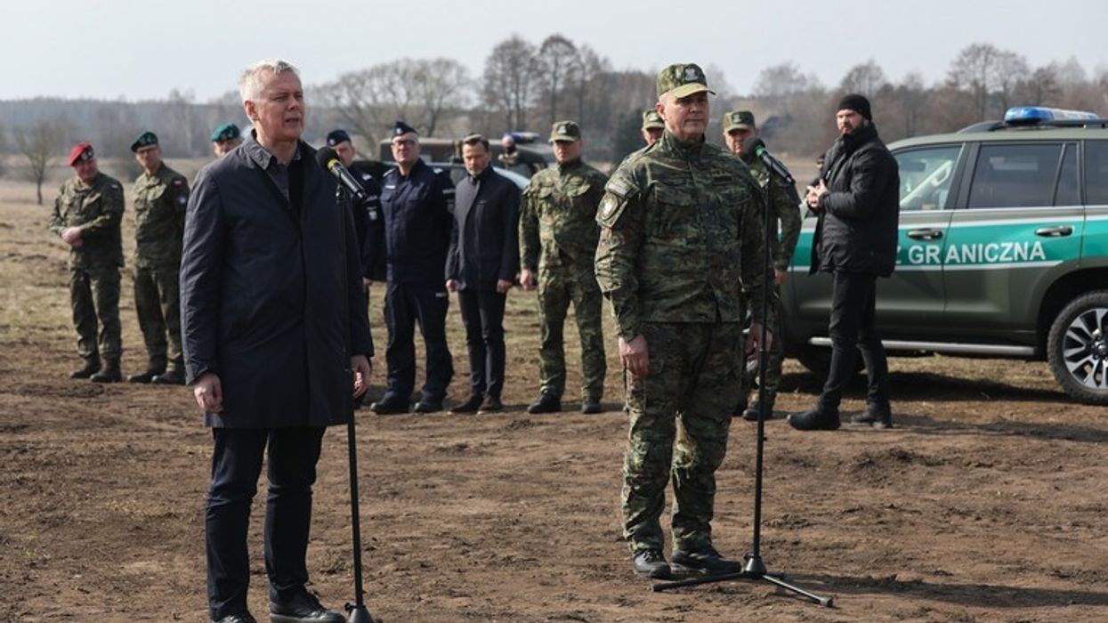 Polonia paralajmëron se Rusia kërkon të shfrytëzojë tensionet në Ukrainë me operacione sabotimi Polonia paralajmëron se Rusia kërkon të shfrytëzojë tensionet në Ukrainë me operacione sabotimi