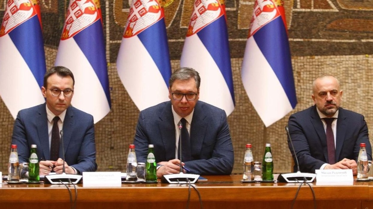 Në Serbi i reagojnë ashpër Vuçiqit: Radoiçiq akuzohet për krime në Kosovë, jo për politikë