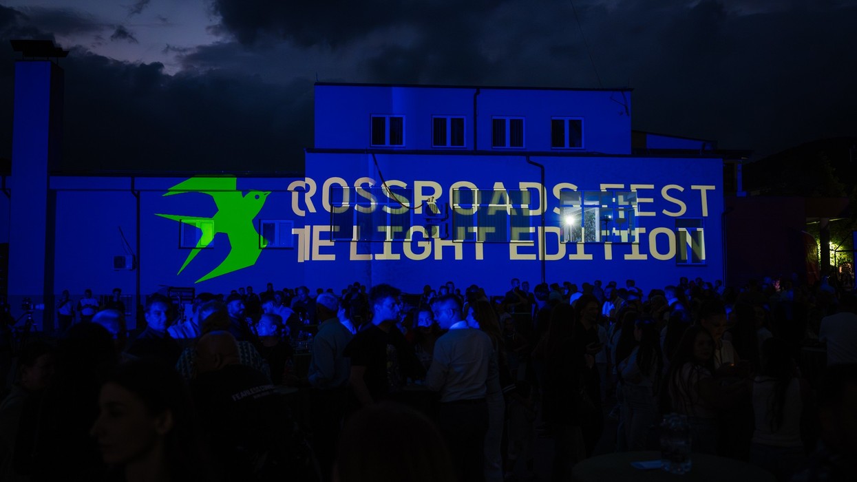 Crossroads Fest 2026 hapi edicionin e dytë me aktivitete edukative, artistike dhe një mbrëmje spektakolare