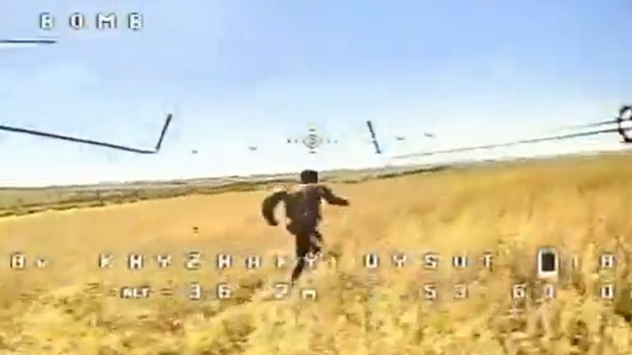 Ukrainian drone tracks African mercenary fighting on Russia's side Ukrainian drone tracks African mercenary fighting on Russia's side