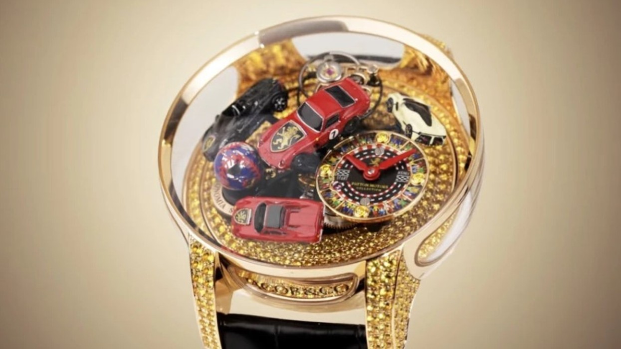 “I vetmi në botë”: Ora që është një garazh për Ferrari dhe Bugatti