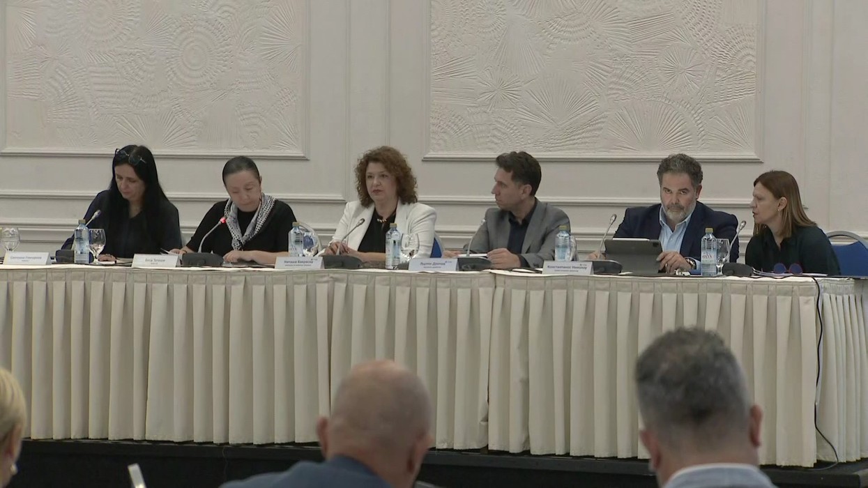 Ministria e Ambientit organizoi debat për leje të re mjedisore të fabrikës së çimentos USJE