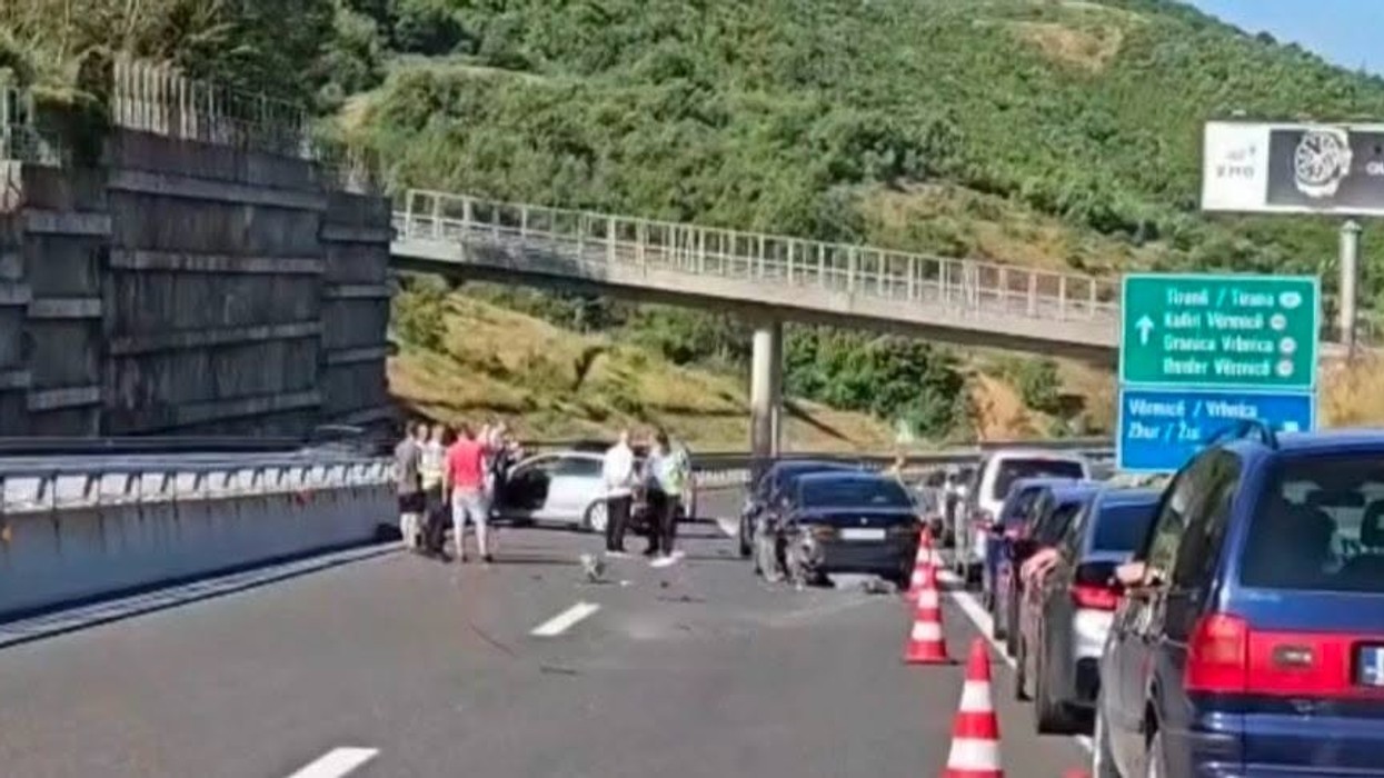 Nga aksidenti i rëndë para pikës kufitare në Vërmicë, lëndohen tetë persona - policia jep detajet