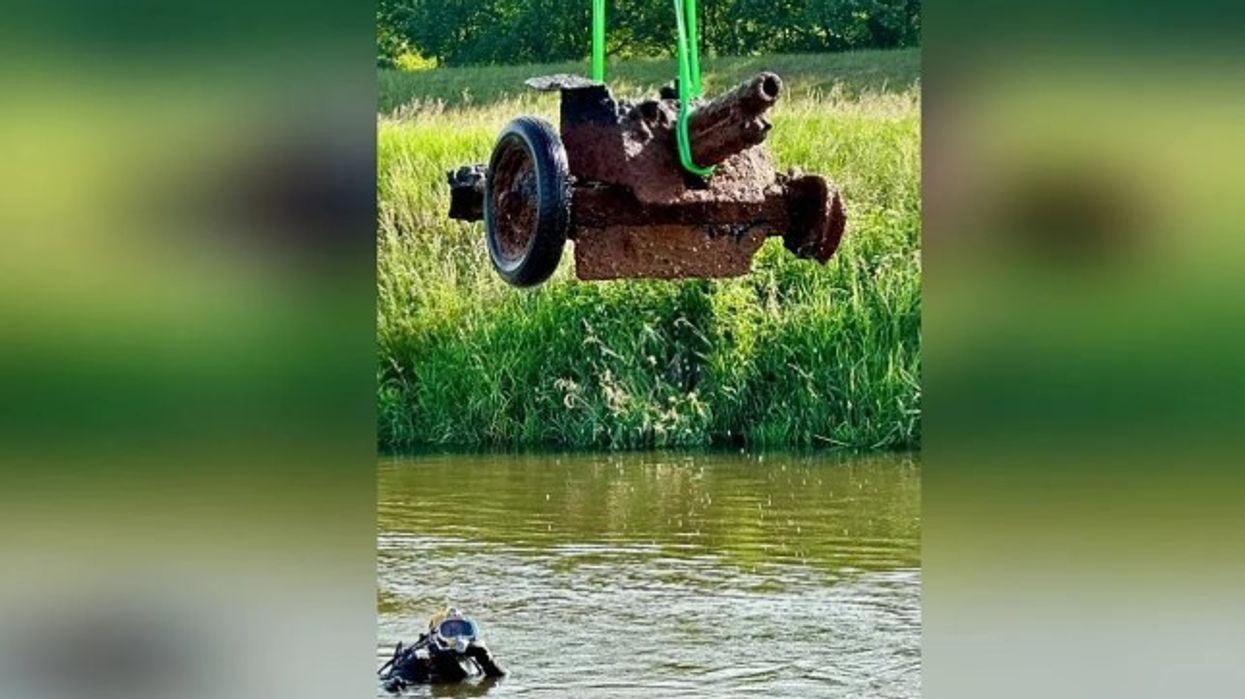 Gjermani, gjendet në lumë një armë e Luftës së Dytë Botërore Gjermani, gjendet në lumë një armë e Luftës së Dytë Botërore