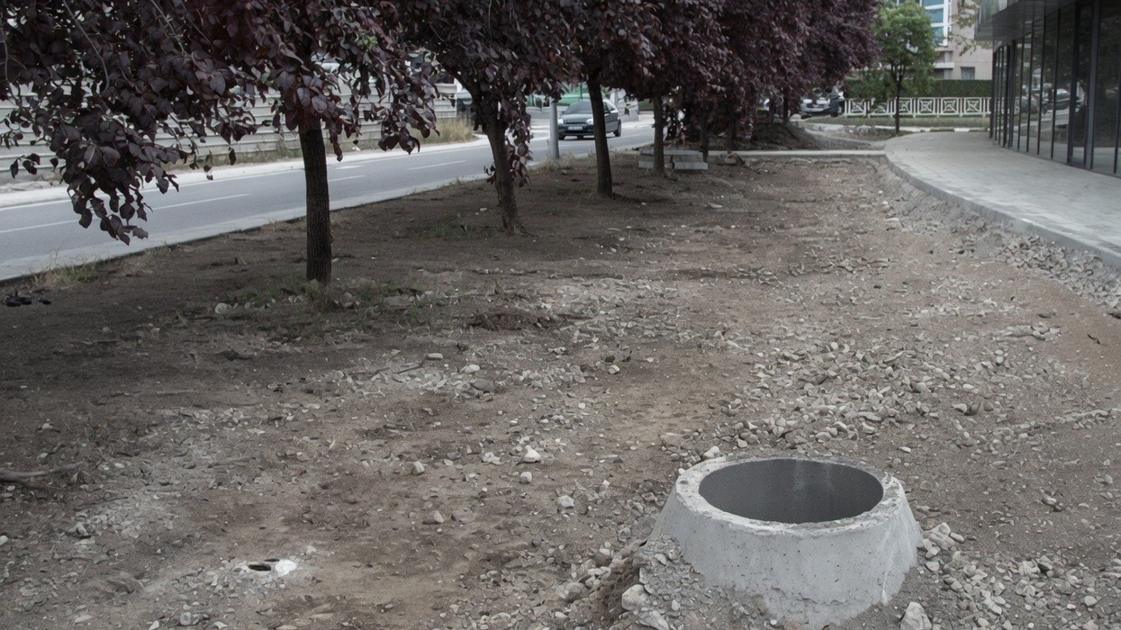 Investimet në sheshin e Drenasit, qytetarët kërkojnë më shumë drunj