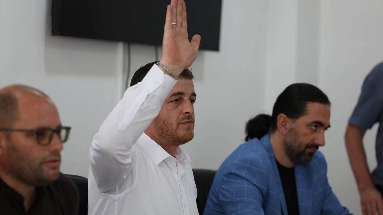 LDK lëshoi mbledhjen e Kuvendit në Fushë Kosovë, kryesuesi i Kuvendit mohon akuzat për gjuhë të papranueshme LDK lëshoi mbledhjen e Kuvendit në Fushë Kosovë, kryesuesi i Kuvendit mohon akuzat për gjuhë të papranueshme