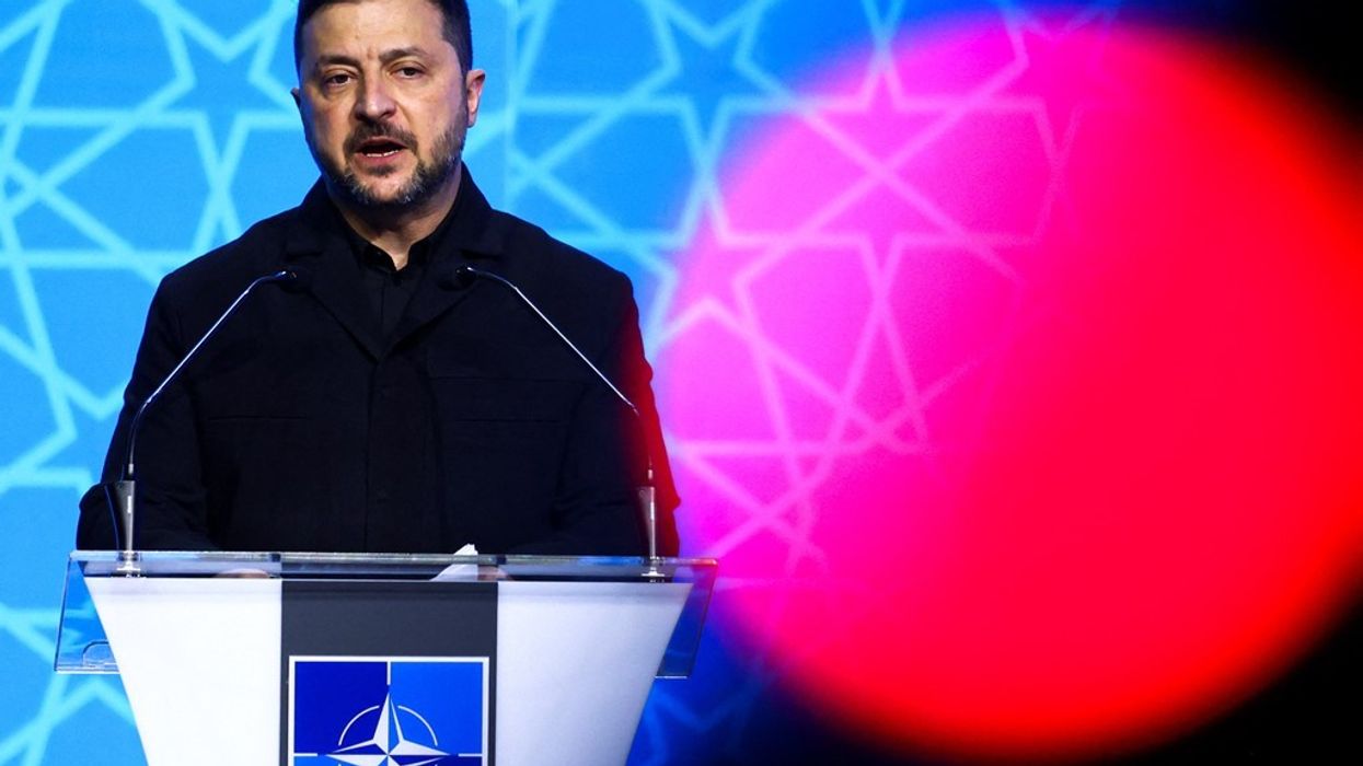 Zelensky bën thirrje që Ukraina të anëtarësohet në NATO, identifikon 'sfidën e madhe' me të cilën përballet Evropa Zelensky bën thirrje që Ukraina të anëtarësohet në NATO, identifikon 'sfidën e madhe' me të cilën përballet Evropa
