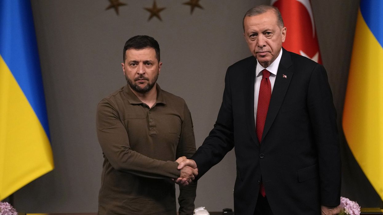 Zelensky nuk ndalet, siguron marrëveshje të reja ushtarake në Samitin e NATO-s në Turqi Zelensky nuk ndalet, siguron marrëveshje të reja ushtarake në Samitin e NATO-s në Turqi
