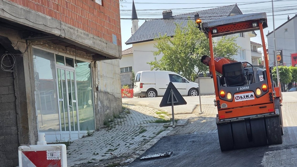 Rruga “Tafil Zyberaj” në Rahovec mbyllet për qarkullim për shkak të zhvillimit të punimeve