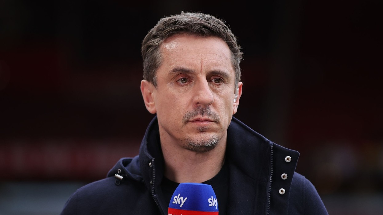 “Qendërmbrojtësit më të mirë dhe më të këqij në botë”, deklarata befasuese e Gary Neville për dyshen argjentinase