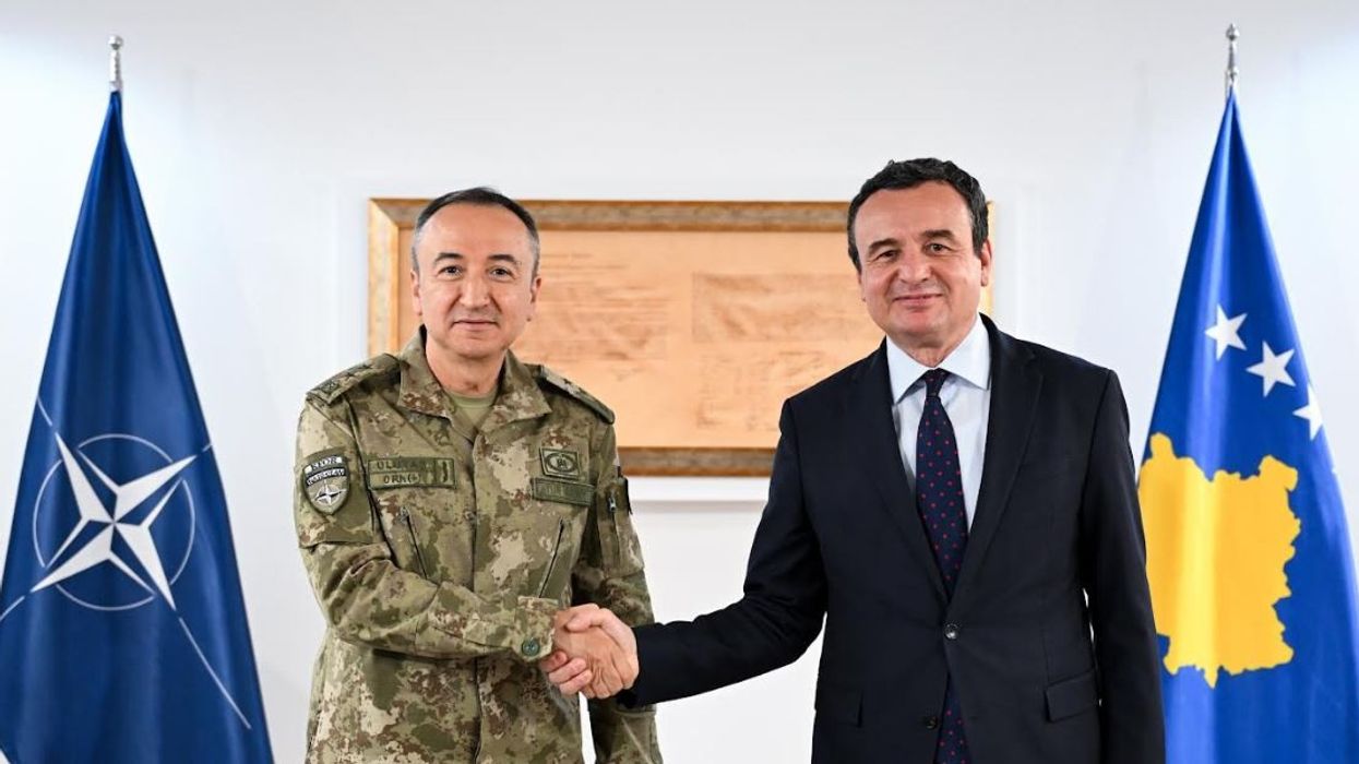 Kurti pret komandantin e KFOR-it, diskutuan sigurinë në Kosovë dhe bashkëpunimin me NATO-n Kurti pret komandantin e KFOR-it, diskutuan sigurinë në Kosovë dhe bashkëpunimin me NATO-n