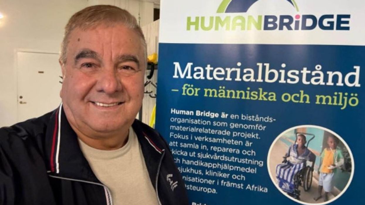 Kamioni me ndihma nga Suedia për Luginën u kthye mbrapsht pas bllokimit rreth 20 ditë nga Serbia Kamioni me ndihma nga Suedia për Luginën u kthye mbrapsht pas bllokimit rreth 20 ditë nga Serbia