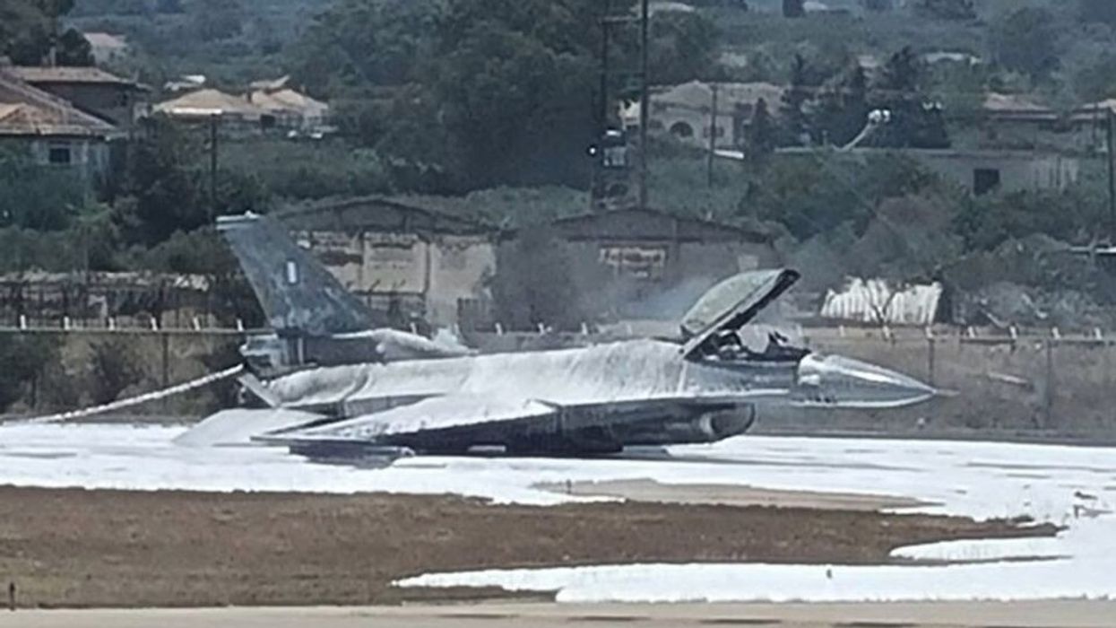 Një F-16 grek bën ulje emergjente në Zakynthos Një F-16 grek bën ulje emergjente në Zakynthos