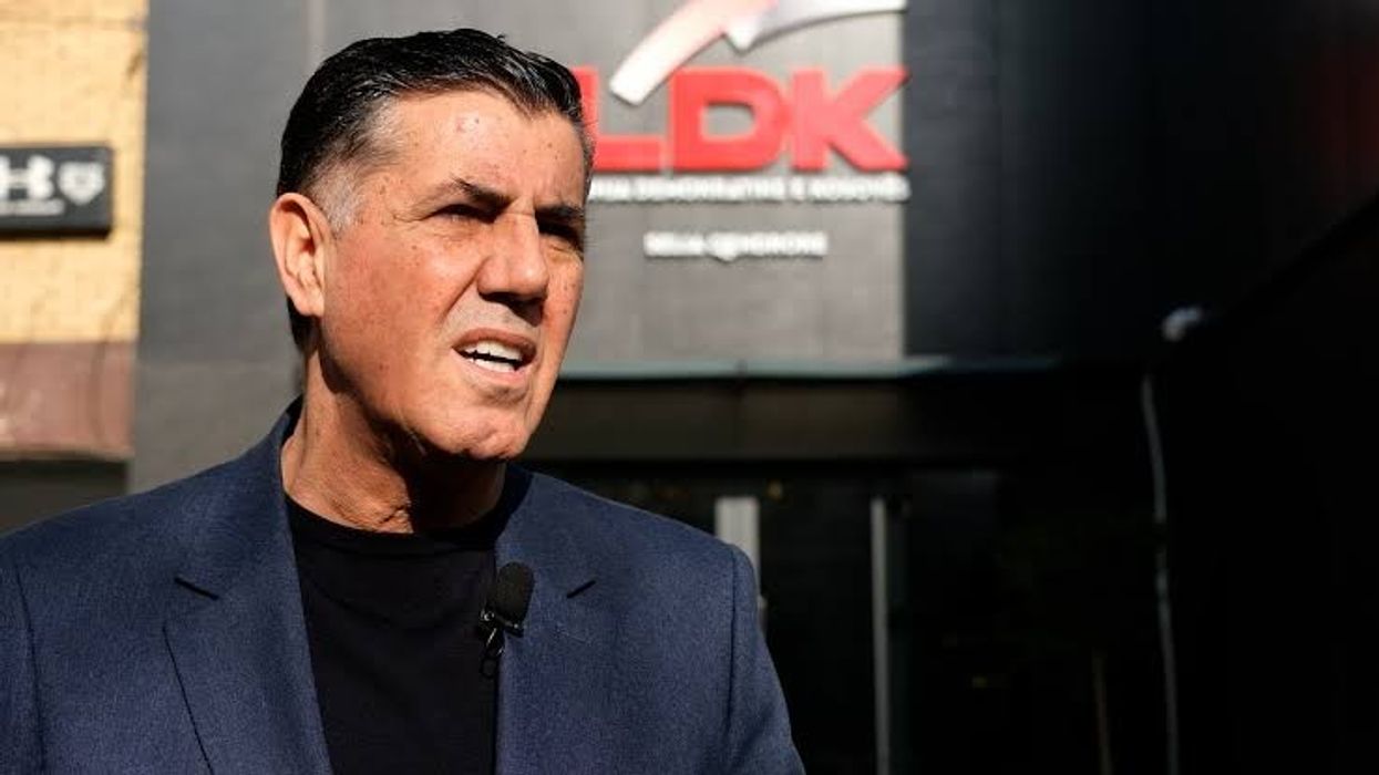 Lutfi Haziri largohet nga mbledhja e LDK-së: Po analizohet rezultati zgjedhor dhe kërkesat për koalicion Lutfi Haziri largohet nga mbledhja e LDK-së: Po analizohet rezultati zgjedhor dhe kërkesat për koalicion