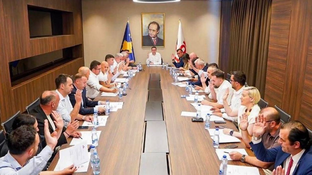 LDK del me pesë pika pas mbledhjes së kryesisë, konfirmon mbështetjen për Abdixhikun LDK del me pesë pika pas mbledhjes së kryesisë, konfirmon mbështetjen për Abdixhikun