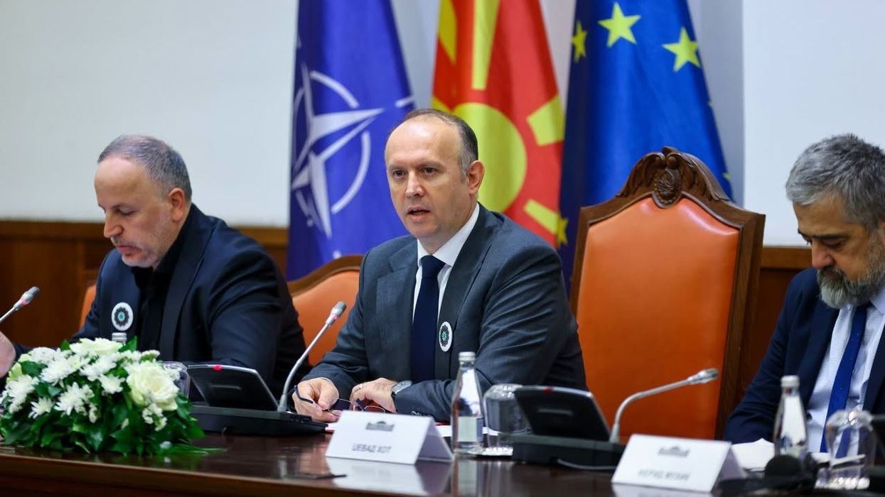 Kuvendi i RMV-së bënë homazhe për viktimat e Srebrenicës: "Ta kujtojmë që të mos ndodhë më kurrë" Kuvendi i RMV-së bënë homazhe për viktimat e Srebrenicës: