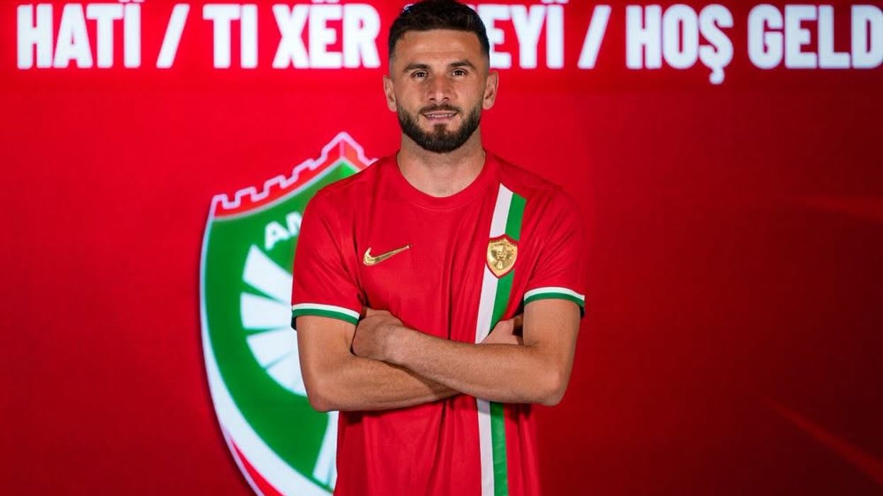 Lumbardh Dellova zyrtarizohet si lojtari më i ri i klubit turk Lumbardh Dellova zyrtarizohet si lojtari më i ri i klubit turk