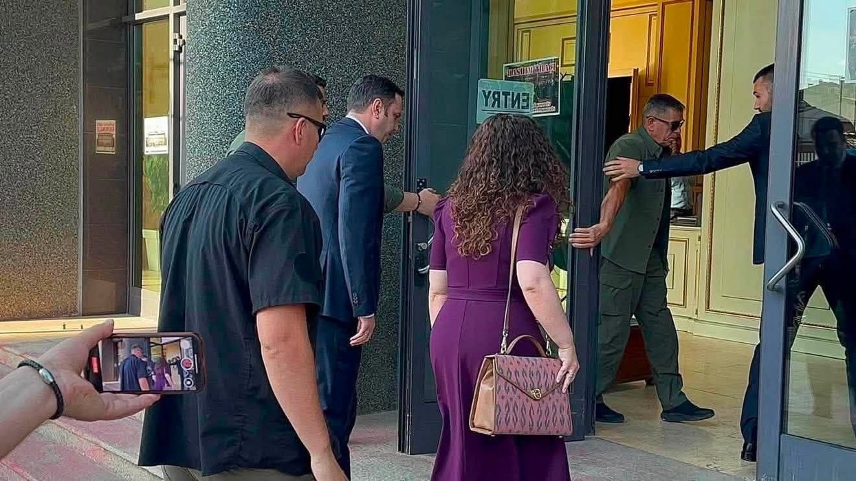 Abdixhiku në takim me Kurtin shoqërohet me Vjosa Osmanin