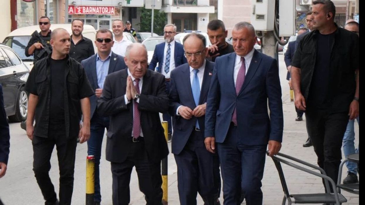 Vizita e Bajram Begajt në Bujanoc, Vuçiq: I mori të gjitha lejet për vizitën, personat me armë ishin tanët Vizita e Bajram Begajt në Bujanoc, Vuçiq: I mori të gjitha lejet për vizitën, personat me armë ishin tanët