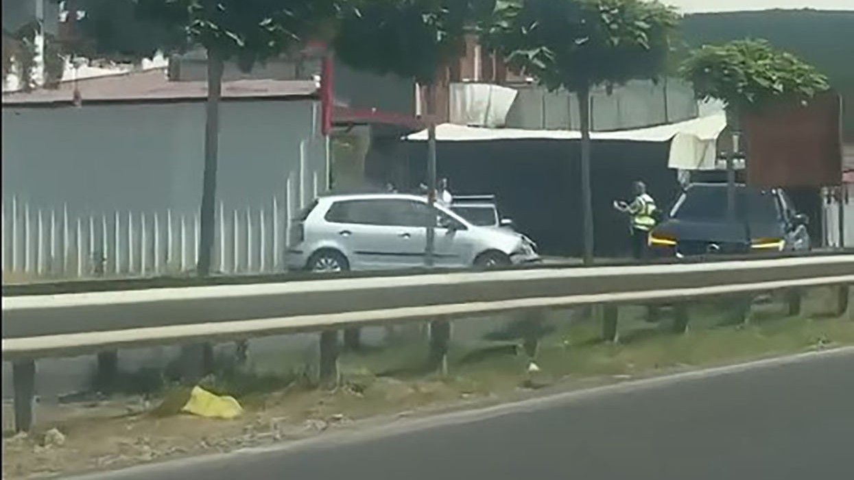 Tre të lënduar në një aksident në rrugën Prishtinë-Pejë