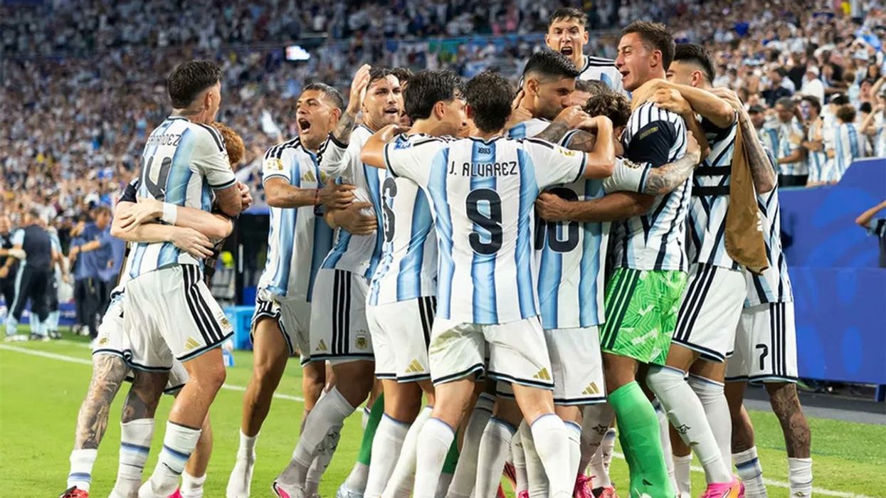 FIFA hesht për këngën “për Malvinat” të Argjentinës, polemika rritet para duelit me Anglinë FIFA hesht për këngën “për Malvinat” të Argjentinës, polemika rritet para duelit me Anglinë
