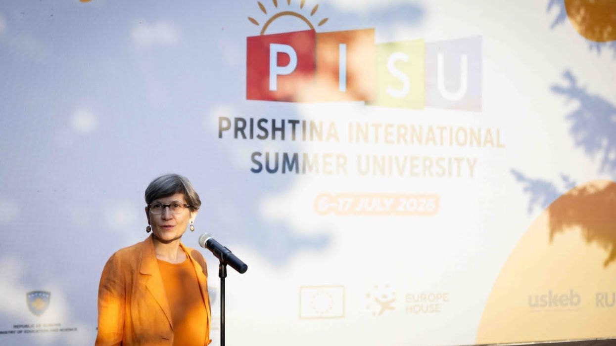 BE-ja dhe shtetet anëtare promovojnë mundësitë për arsimim në kuadër të Universitetit Veror Ndërkombëtar të Prishtinës BE-ja dhe shtetet anëtare promovojnë mundësitë për arsimim në kuadër të Universitetit Veror Ndërkombëtar të Prishtinës