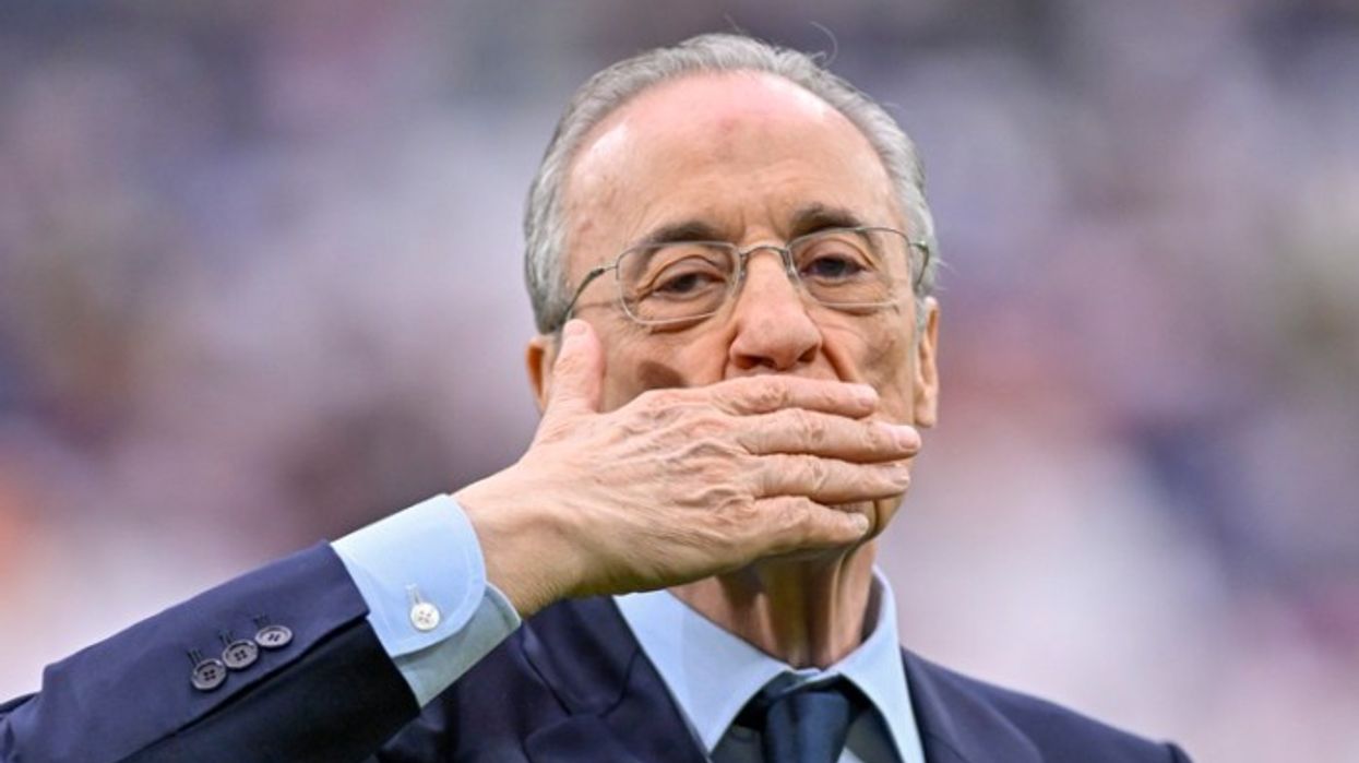 Portieri rekordmen i Botërorit drejt Real Madridit? Gjiganti spanjoll po bën gati lëvizjen Portieri rekordmen i Botërorit drejt Real Madridit? Gjiganti spanjoll po bën gati lëvizjen