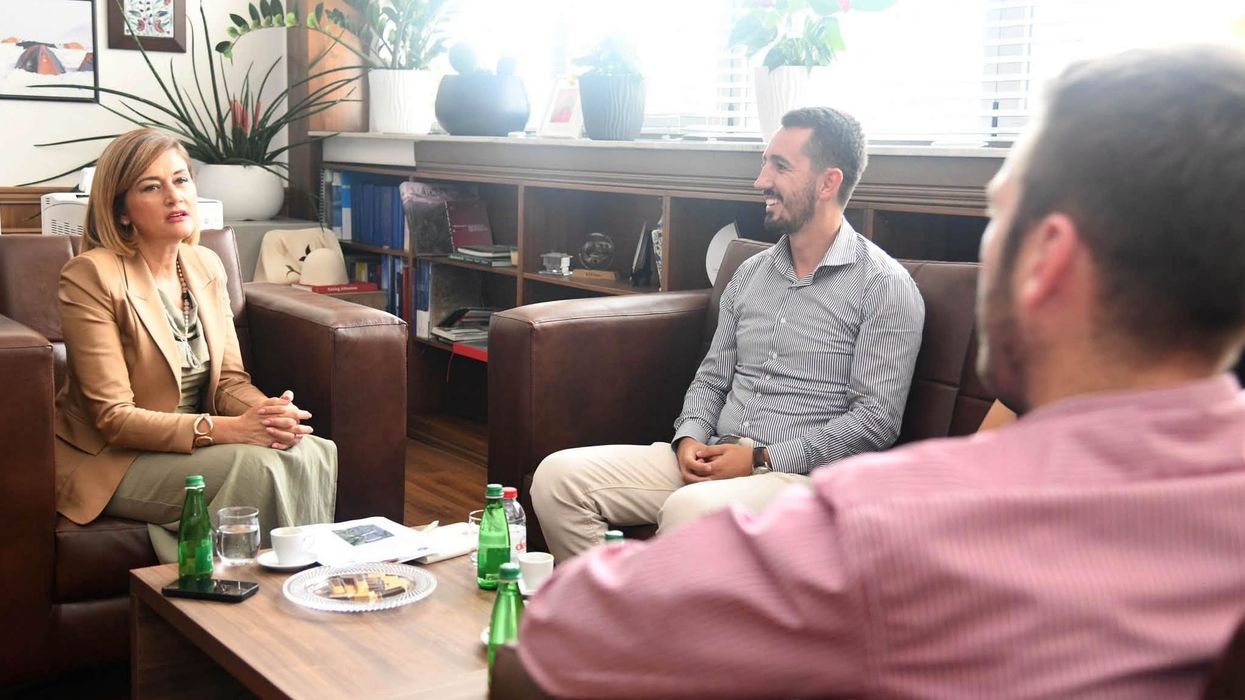 Rahimaj takon ministren Kusari-Lila, diskutohet ndërtimi i Zonës Ekonomike në Kamenicë Rahimaj takon ministren Kusari-Lila, diskutohet ndërtimi i Zonës Ekonomike në Kamenicë
