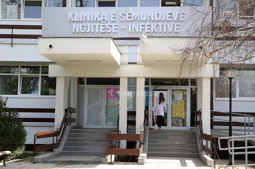 Helmimi i dyshuar nga ushqimi, 31 pacientë në Infektivë, pesë nga Hani i Elezit – 11 raste të konfirmuara me Salmonella Enteritidis