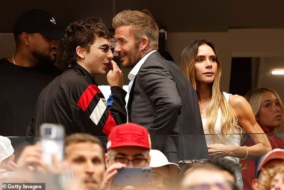 Timothee Chalamet ishte prezent në tribunat e ndeshjes Francë-Spanjë bashkë me familjen Beckham