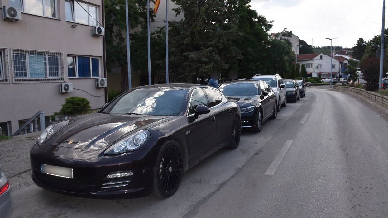 MPB: Janë sekuestruar gjashtë automjete dhe pasuri e paluajtshme të Aleksandar Llazarov nga Koçani MPB: Janë sekuestruar gjashtë automjete dhe pasuri e paluajtshme të Aleksandar Llazarov nga Koçani