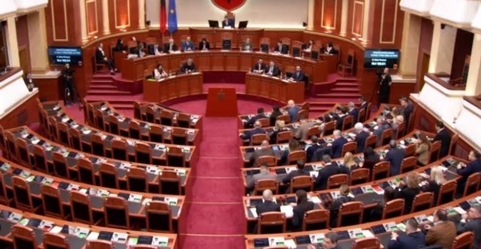 Kuvendi në dy seanca, pritet votimi me procedurë të përshpejtuar i marrëveshjes ushtarake me ShBA-të