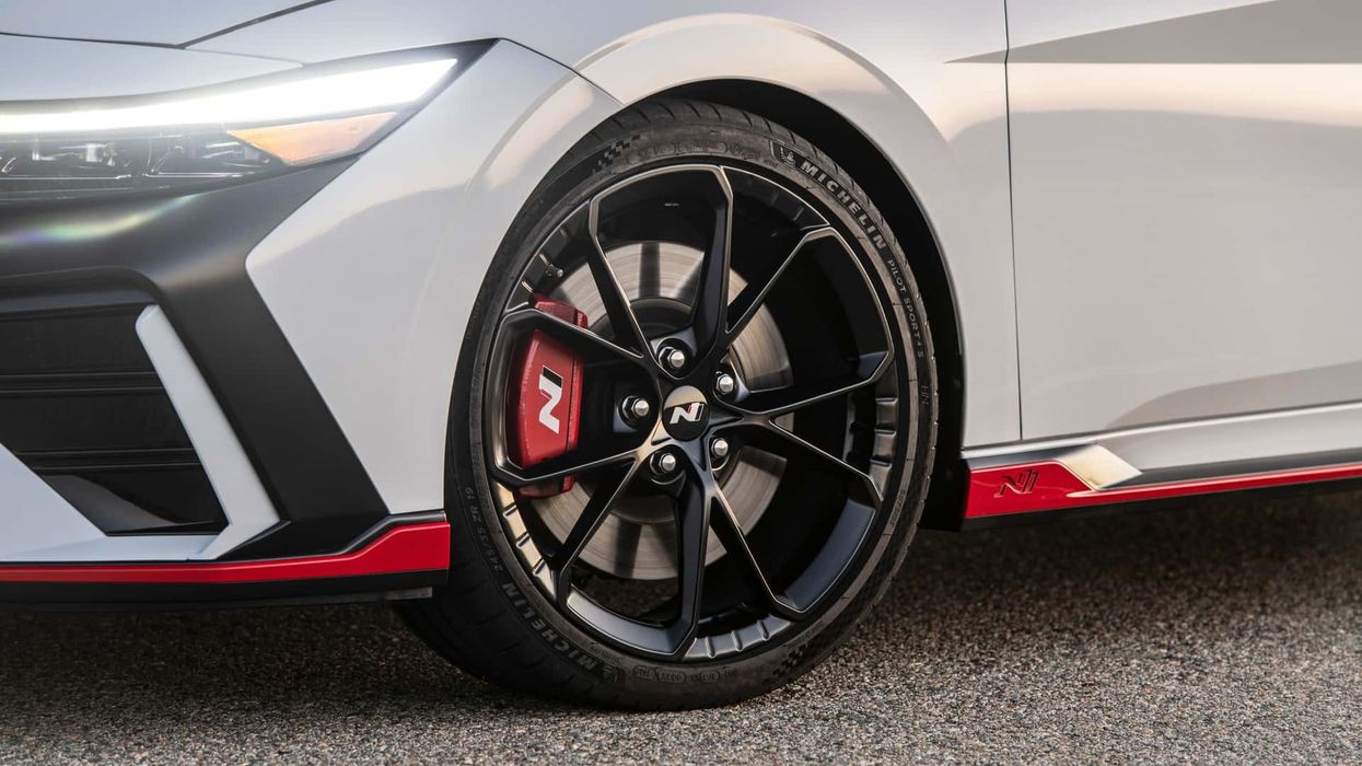 Hyundai Elantra N i ri pritet me më shumë fuqi, një dizajn më agresiv me elemente sportive Hyundai Elantra N i ri pritet me më shumë fuqi, një dizajn më agresiv me elemente sportive
