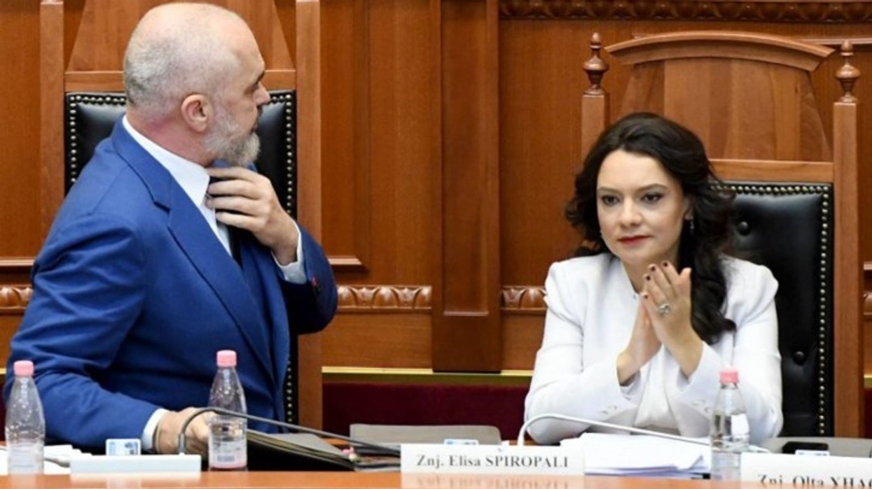 Spiropali publikon mocionin e dorëzuar në Asamble, kërkon reformimin e PS-së dhe ndryshimin e sistemit zgjedhor