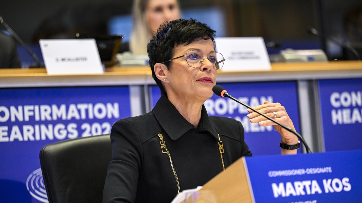 Komisionerja për Zgjerim, Marta Kos shpreh habi që Paunoviq vazhdon të jetë ministre