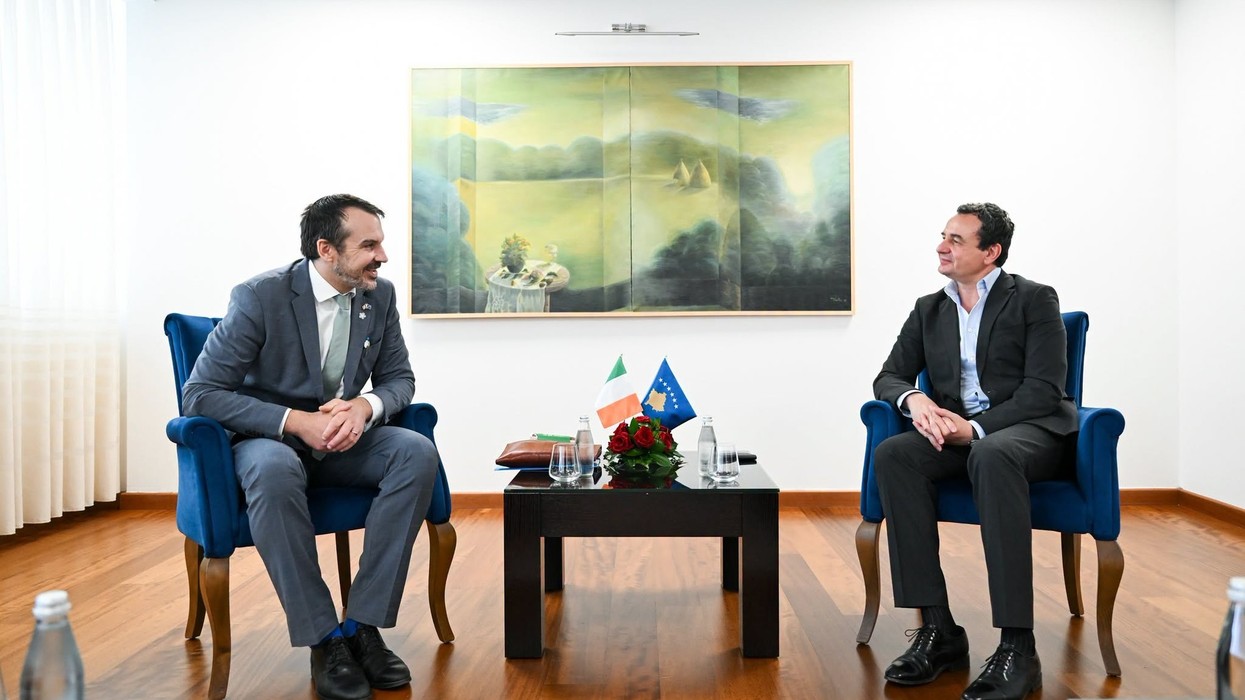 Dy javë pasi Irlanda mori Presidencën e Këshillit të BE-së, Kurti pret ambasadorin Almqvist dhe kërkon statusin e vendit kandidat