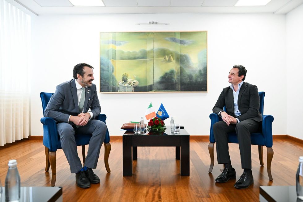 Dy javë pasi Irlanda mori Presidencën e Këshillit të BE-së, Kurti pret ambasadorin Almqvist dhe kërkon statusin e vendit kandidat