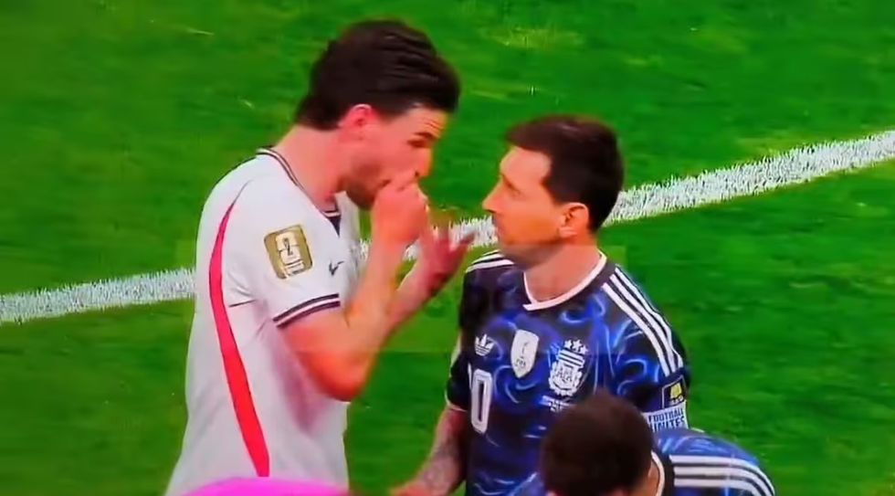 "GOAT nuk interesohet për rregullin e pakuptimtë", Messi kënaq tifozët pasi nuk kërkoi përjashtimin e Rice edhe pse mund ta bënte