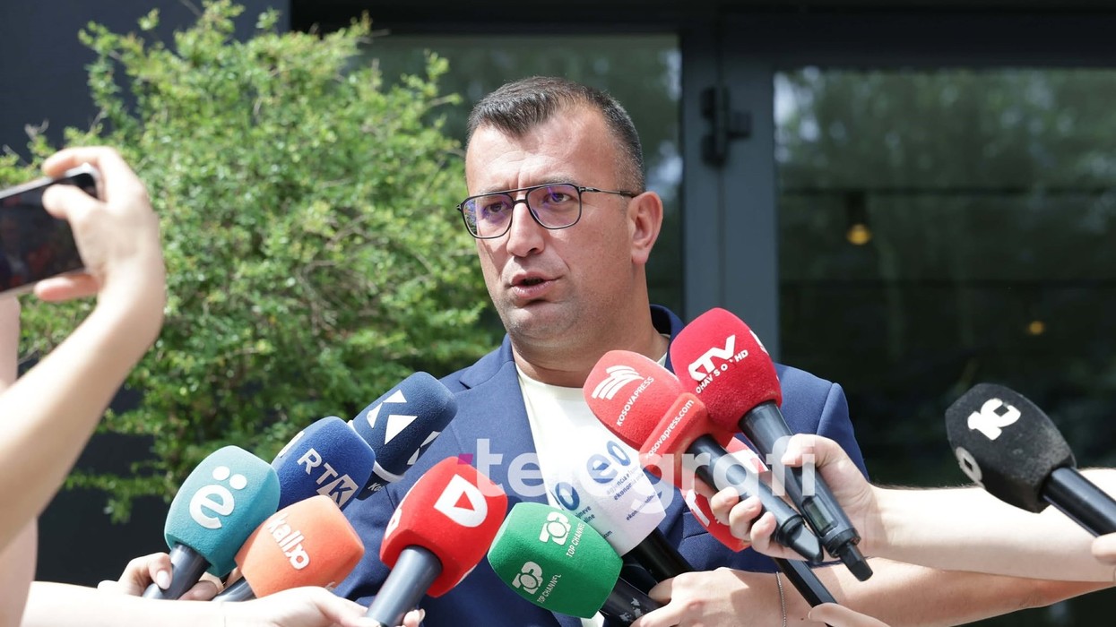 "LVV-ja s’ka nevojë të mendojë për LDK-në", Ferati: Në LDK nuk ka fitues e humbës, askush nuk është mbi vullnetin e delegatëve