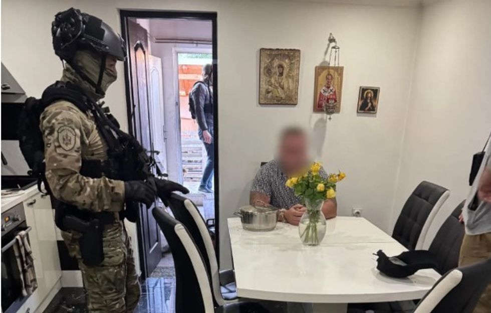 Grupin kriminal e ndihmonte edhe policia - Europol godet rrjetin e kontrabandës së migrantëve përmes Serbisë